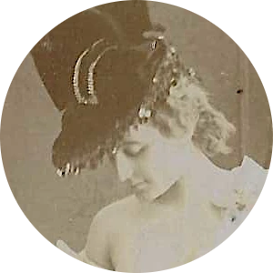 Visage du modèle posant pour une série 'Le Coucher'