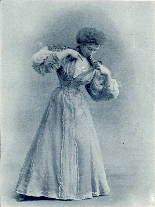 Portrait d’Angèle Héraud par Reutlinger, vers 1895